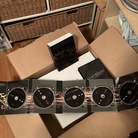 Games of Thrones Season one and two Complete sets - Picture 5 of 5